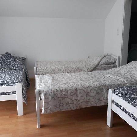 Hotel Tri Sesira Ljubovija Esterno foto