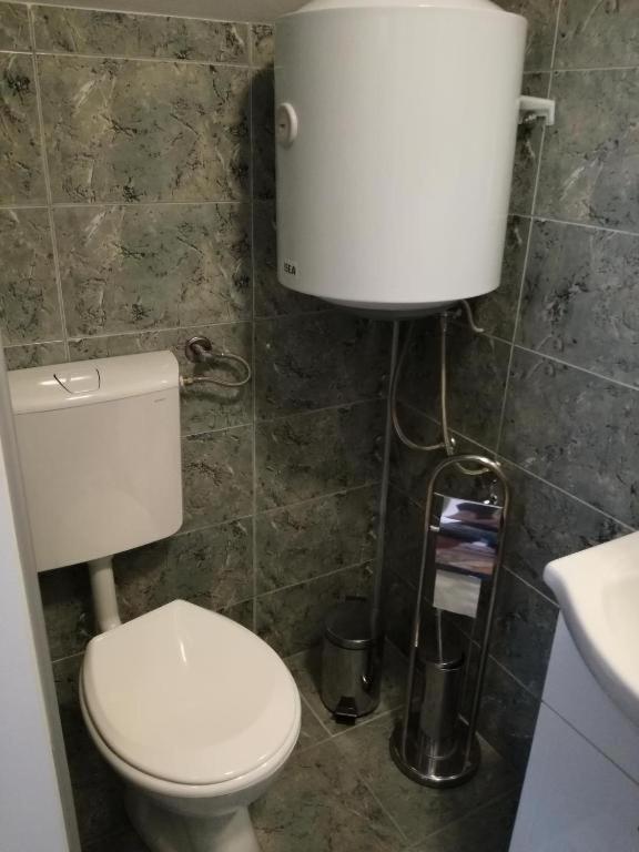 Hotel Tri Sesira Ljubovija Esterno foto