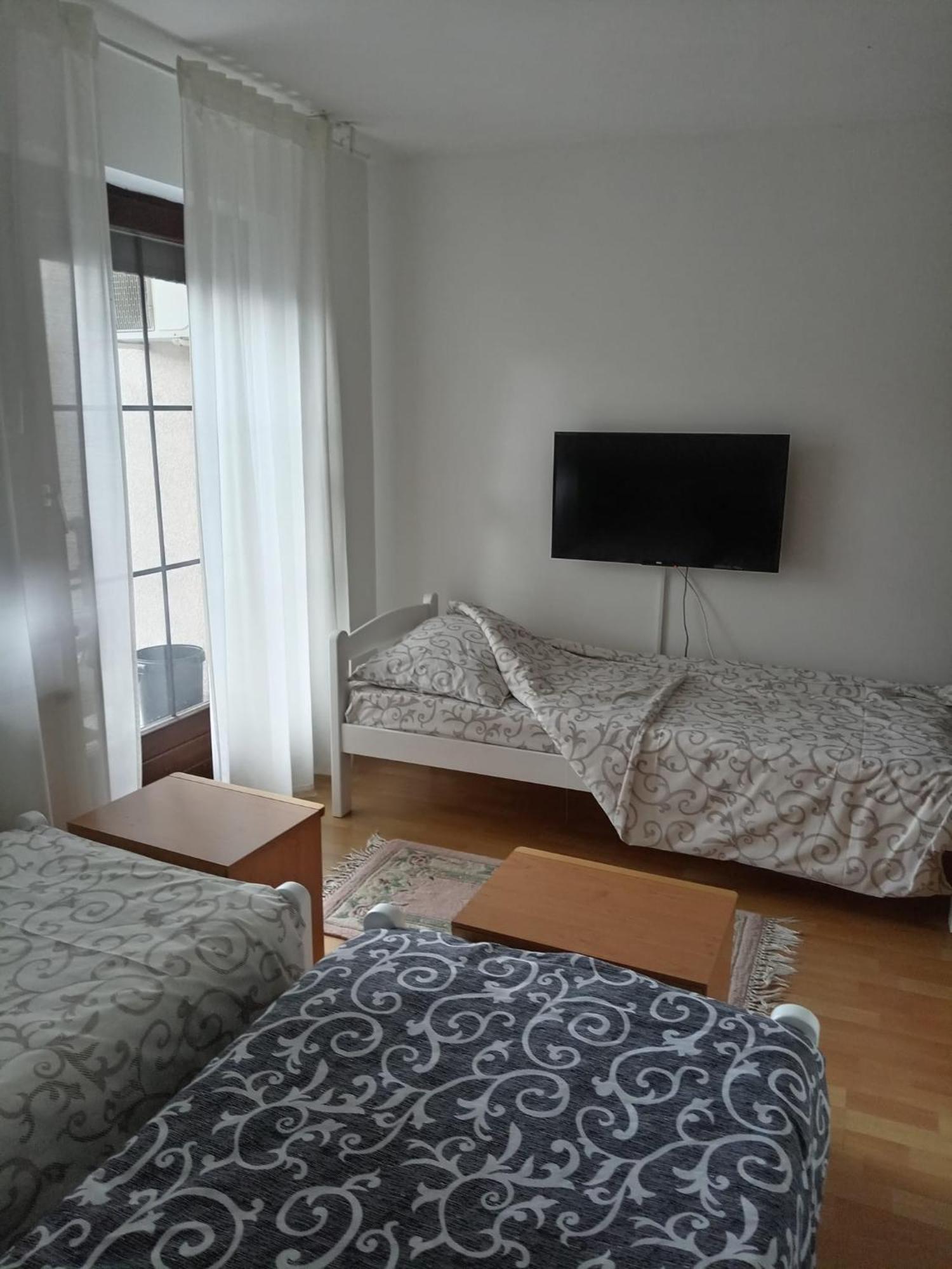 Hotel Tri Sesira Ljubovija Esterno foto