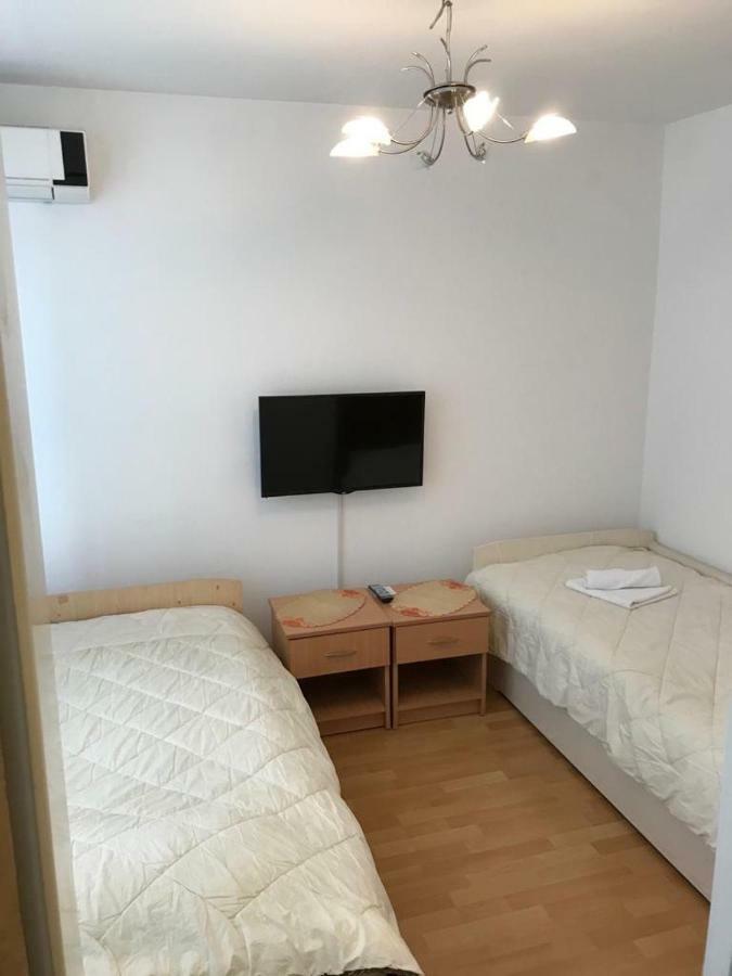 Hotel Tri Sesira Ljubovija Esterno foto