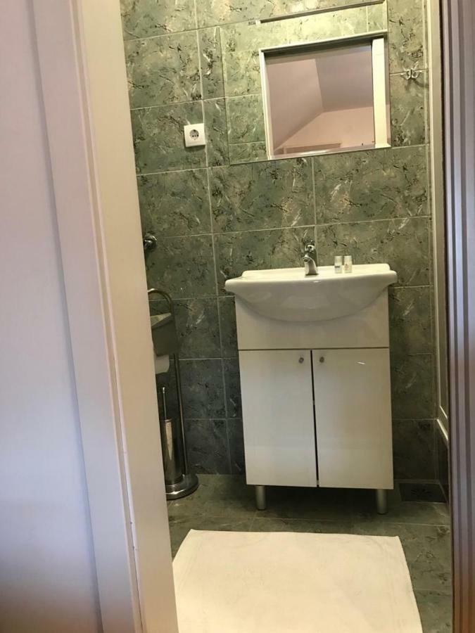 Hotel Tri Sesira Ljubovija Esterno foto