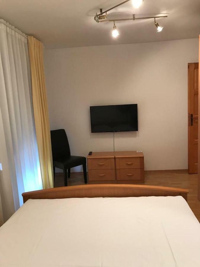 Hotel Tri Sesira Ljubovija Esterno foto
