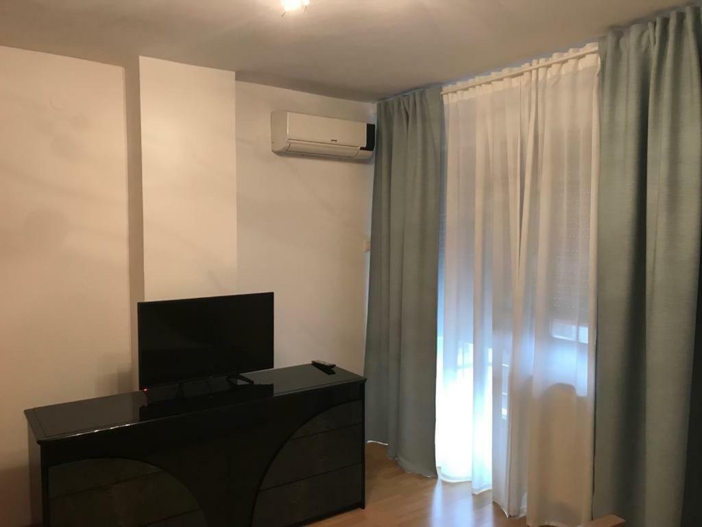 Hotel Tri Sesira Ljubovija Esterno foto