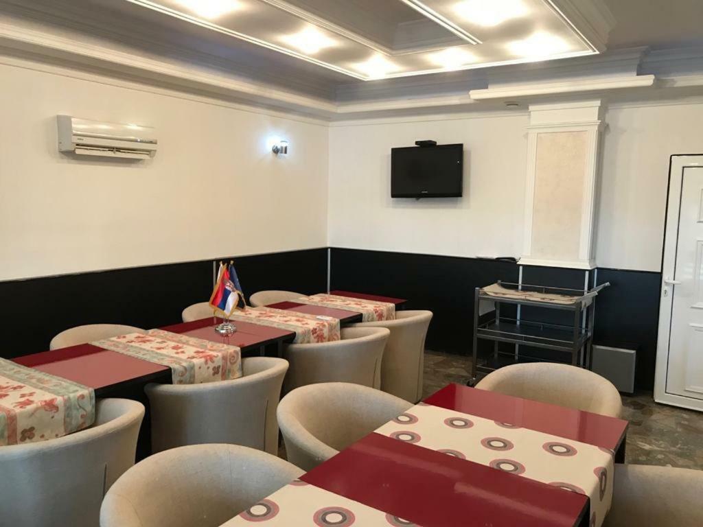 Hotel Tri Sesira Ljubovija Esterno foto